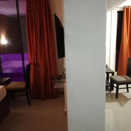 Elite Inn Лонавала Экстерьер фото