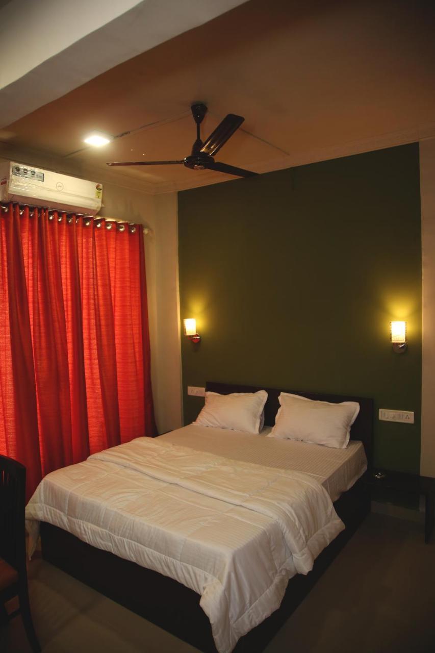 Elite Inn Лонавала Экстерьер фото