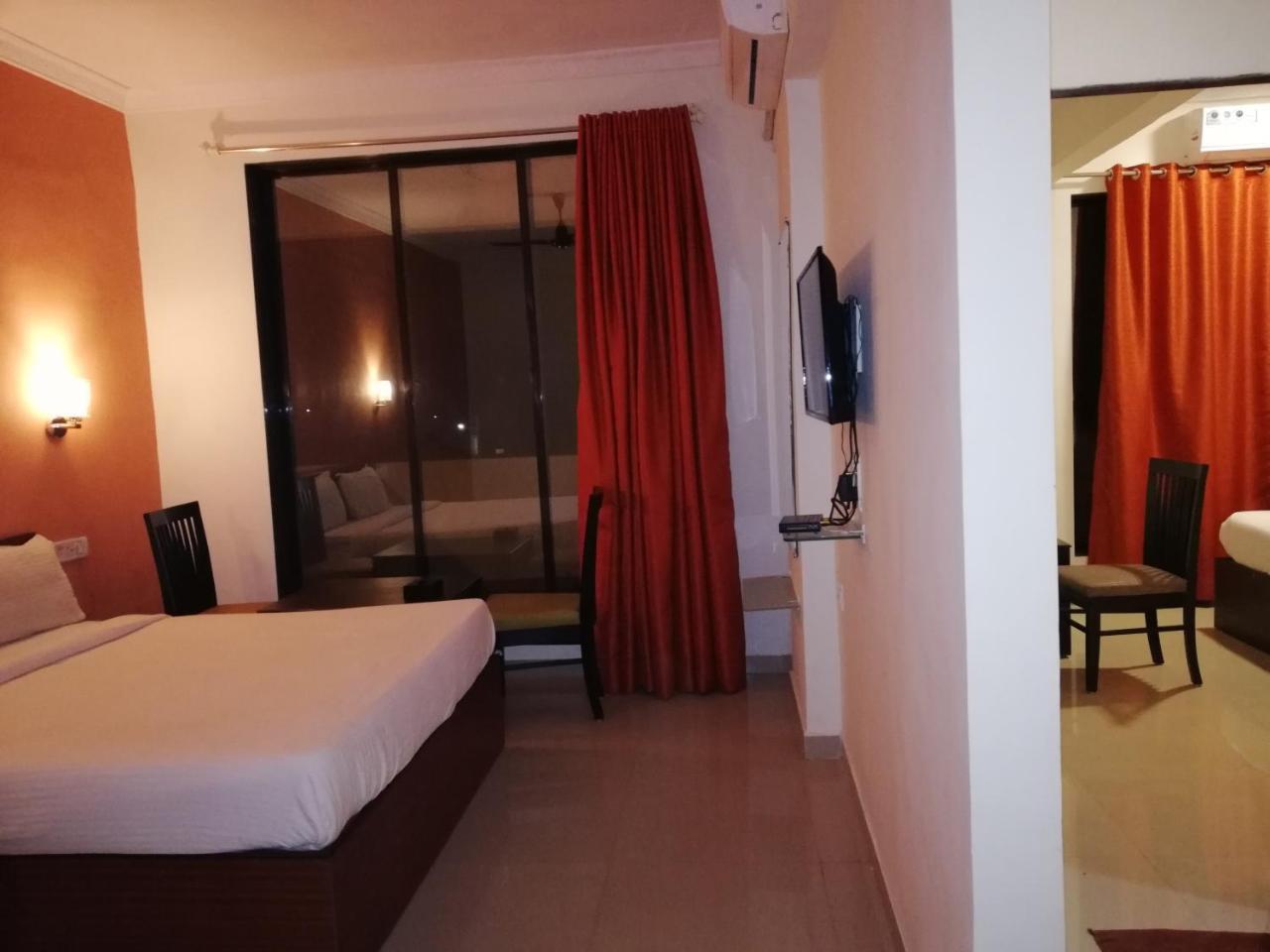 Elite Inn Лонавала Экстерьер фото