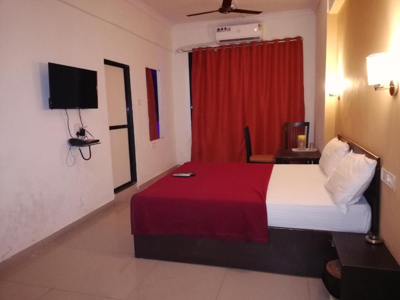 Elite Inn Лонавала Экстерьер фото